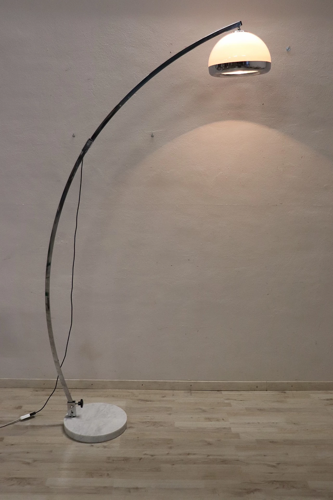 Adjustable arc floor lamp by Guzzini, 1970s 2
