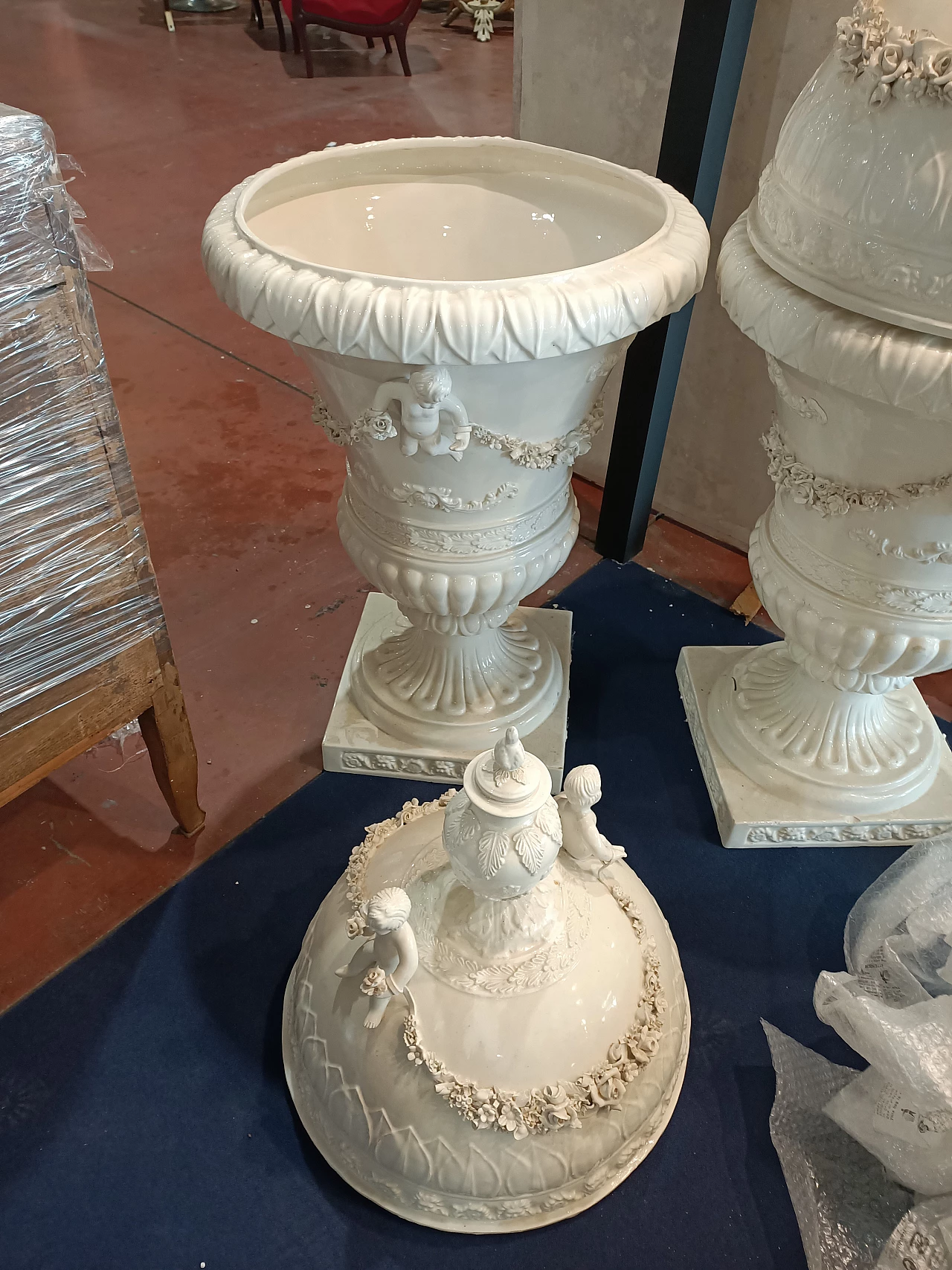 Coppia di vasi in ceramica di Vecchia Bassano con coperchio, inzio '900 3