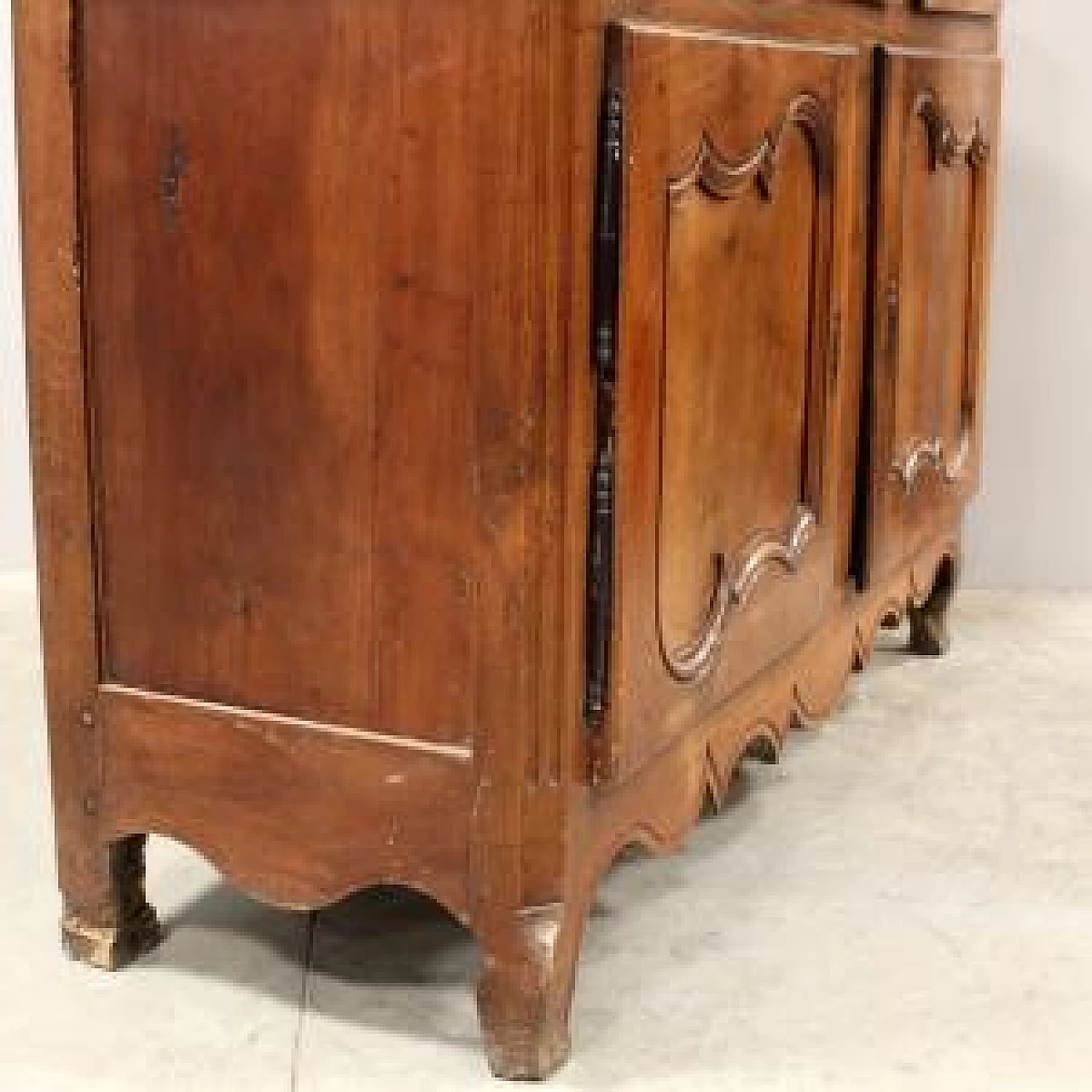 Louis XV sideboard in walnut and cherry, late 19th century 6