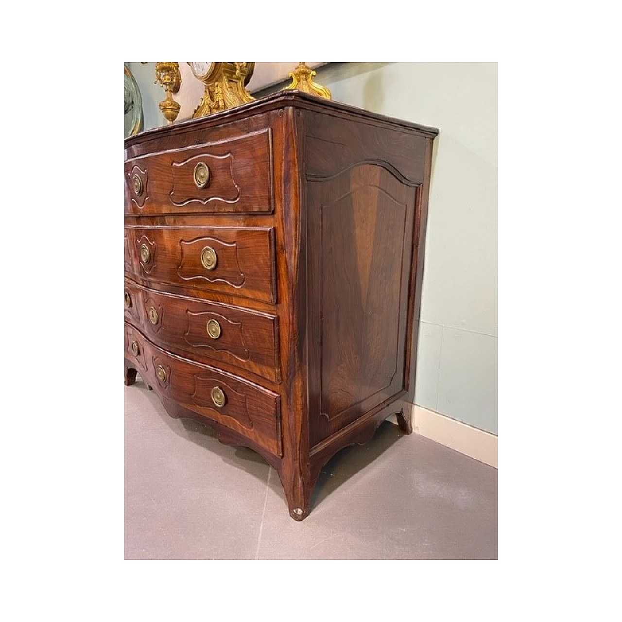 Cassettone emiliano in noce, metà '700 9