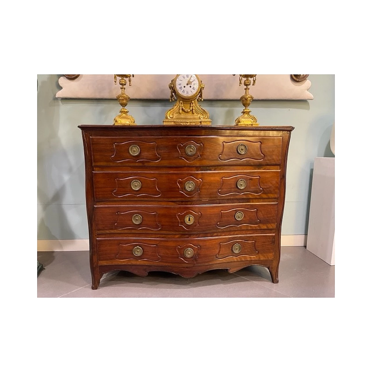 Cassettone emiliano in noce, metà '700 11