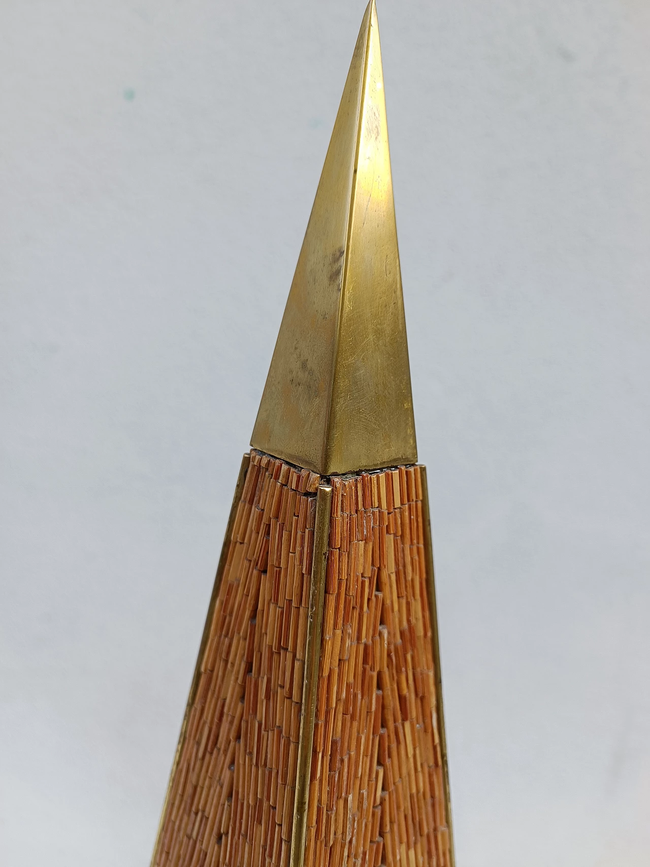 Wicker and gilded metal obelisk by Tarzia Firenze, 1960s 2