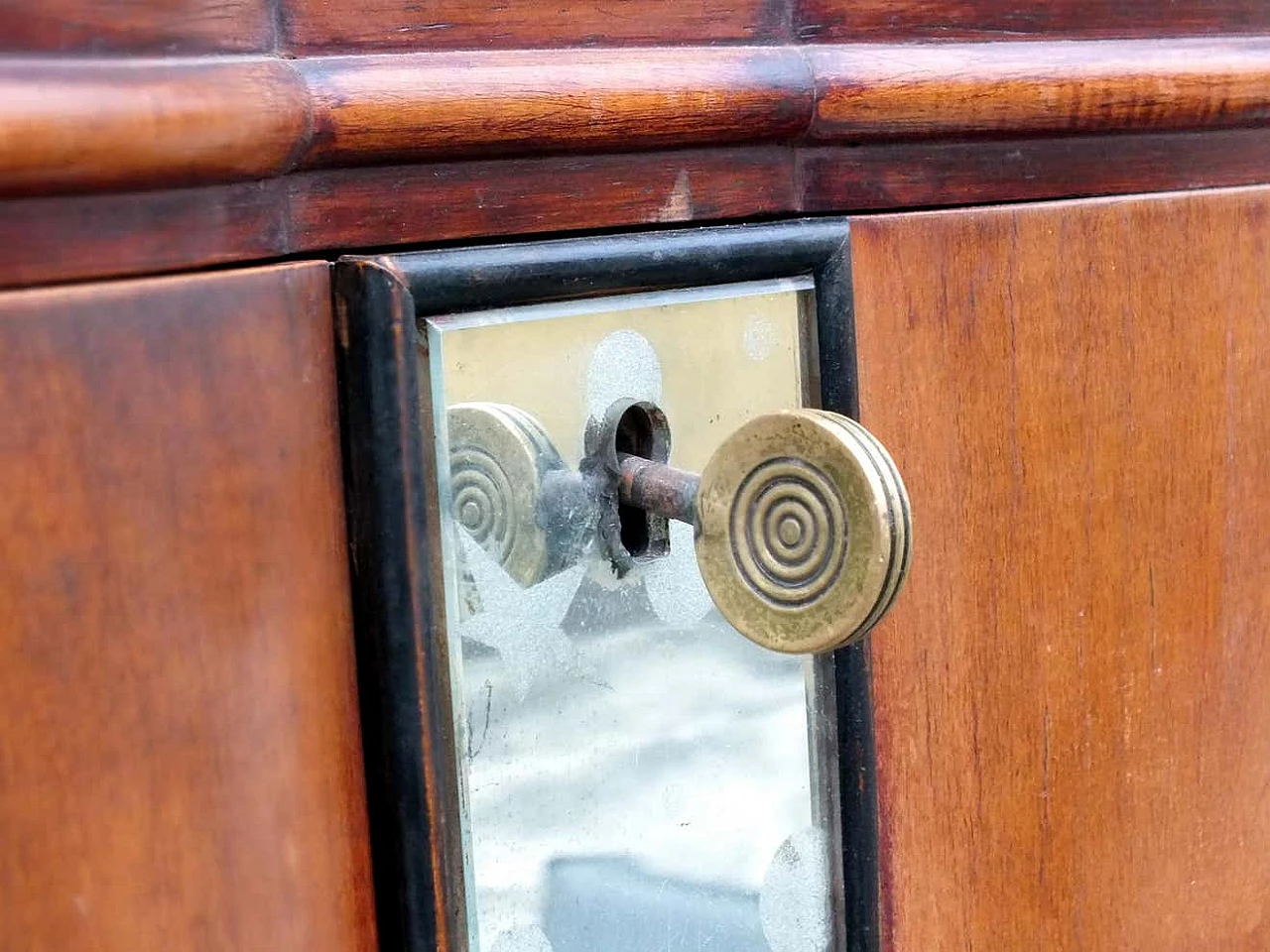 Bar cabinet with mirrored glass interior by Paolo Buffa, 1940s 17