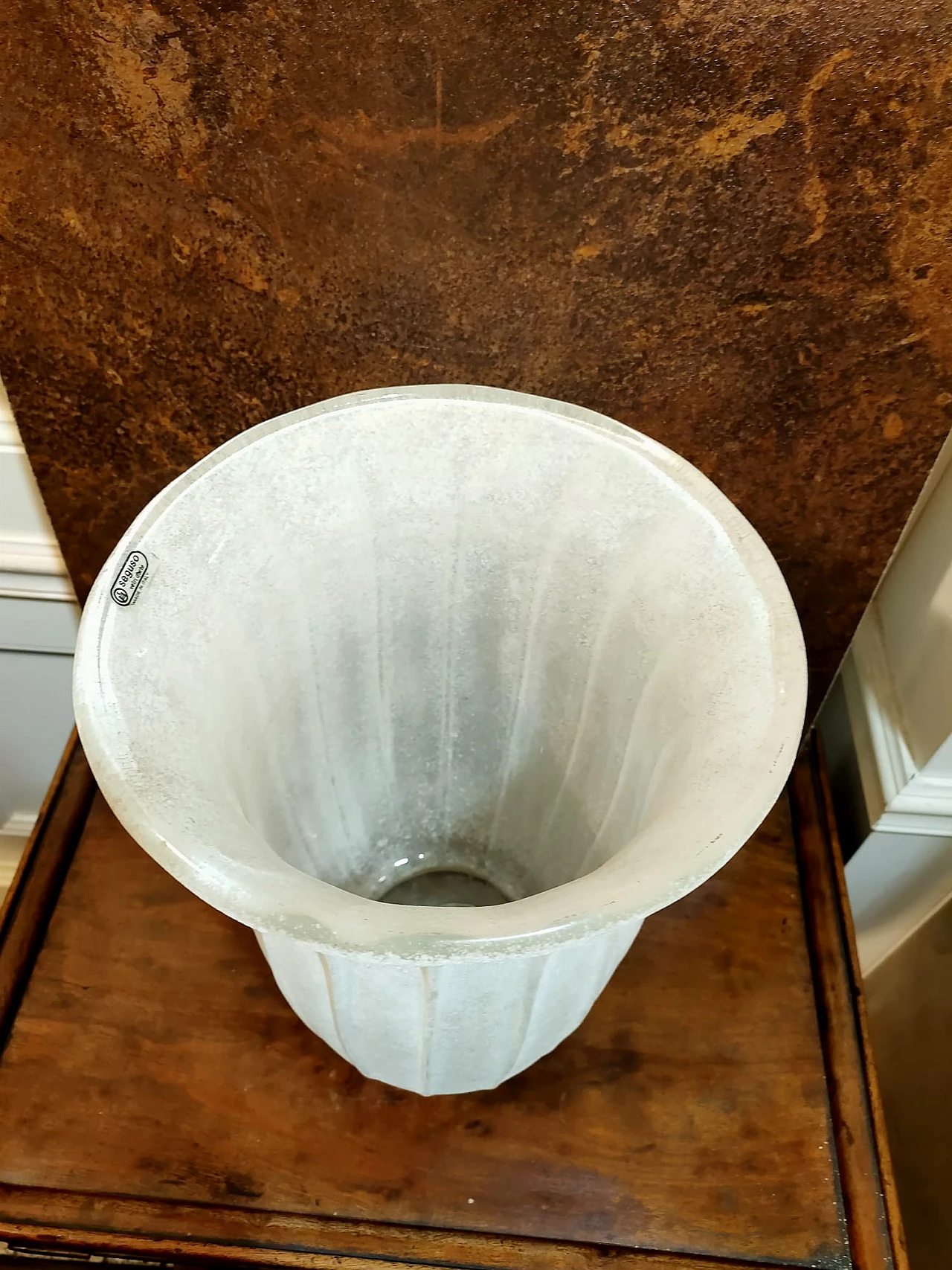 Vaso Scavo in vetro bianco scanalato di Seguso, anni '80 2