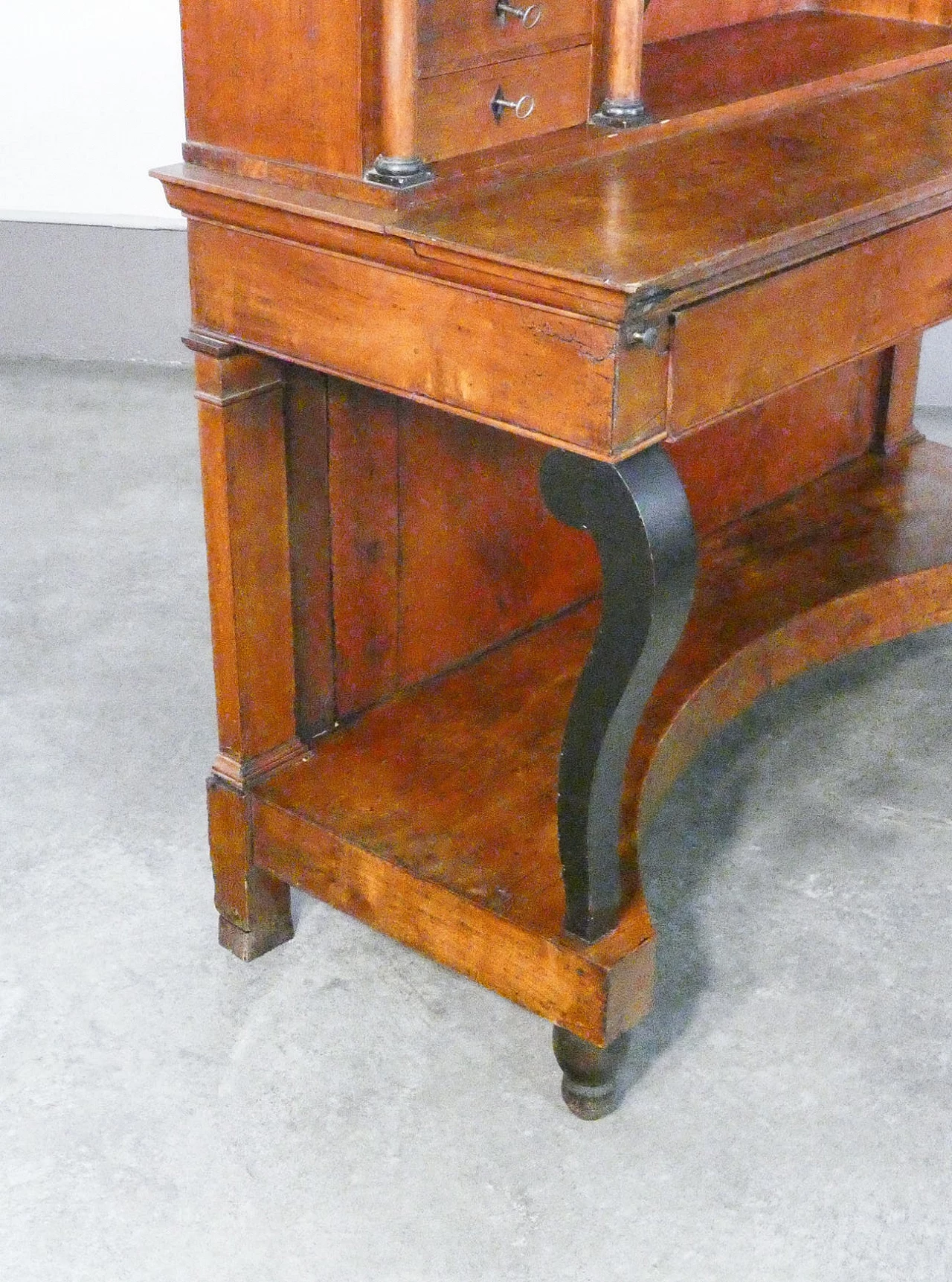 Empire walnut writing desk with flap top, small drawers and front drawer, 19th century 8