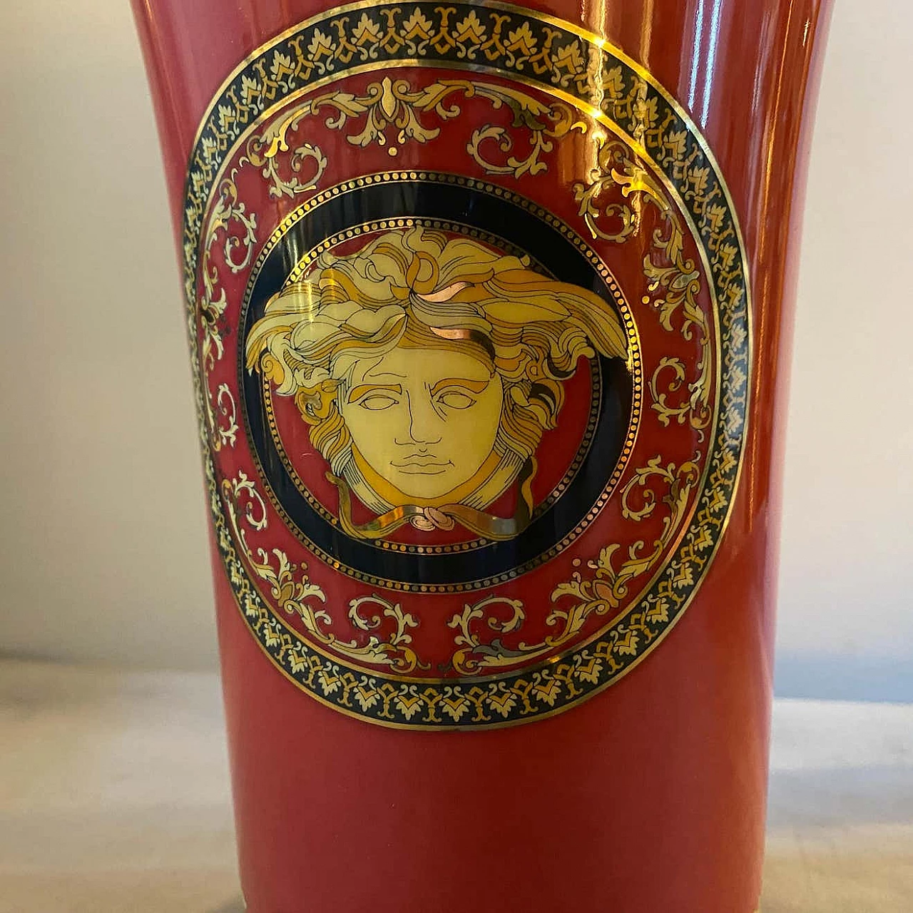 Vaso Medusa in porcellana di Gianni Versace per Rosenthal, anni '90 10