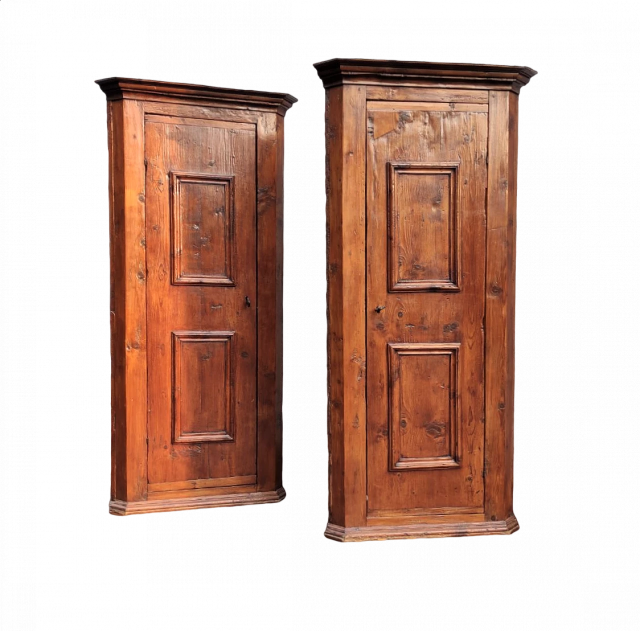 Pair of walnut-stained spruce corner cabinets, 18th century 14