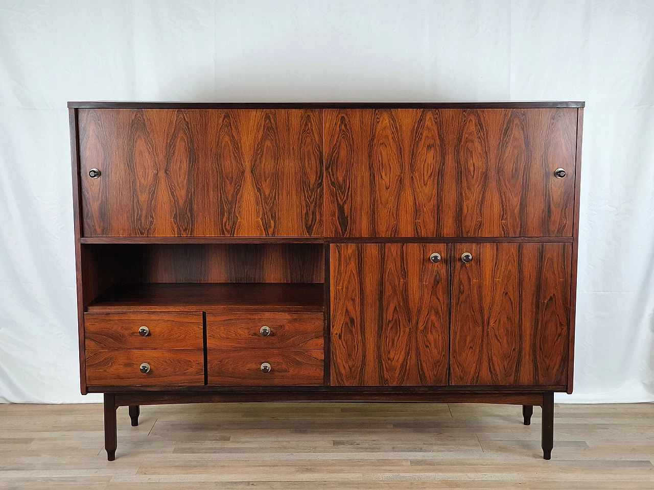 Credenza in palissandro stile scandinavo con ante scorrevoli di IMA Mobili, anni '70 1
