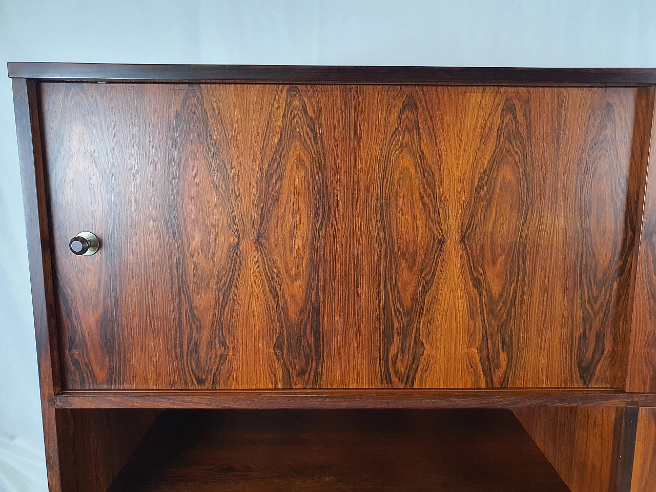 Credenza in palissandro stile scandinavo con ante scorrevoli di IMA Mobili, anni '70 7