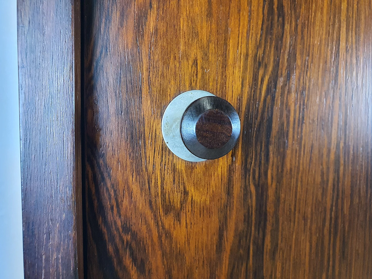 Credenza in palissandro stile scandinavo con ante scorrevoli di IMA Mobili, anni '70 9