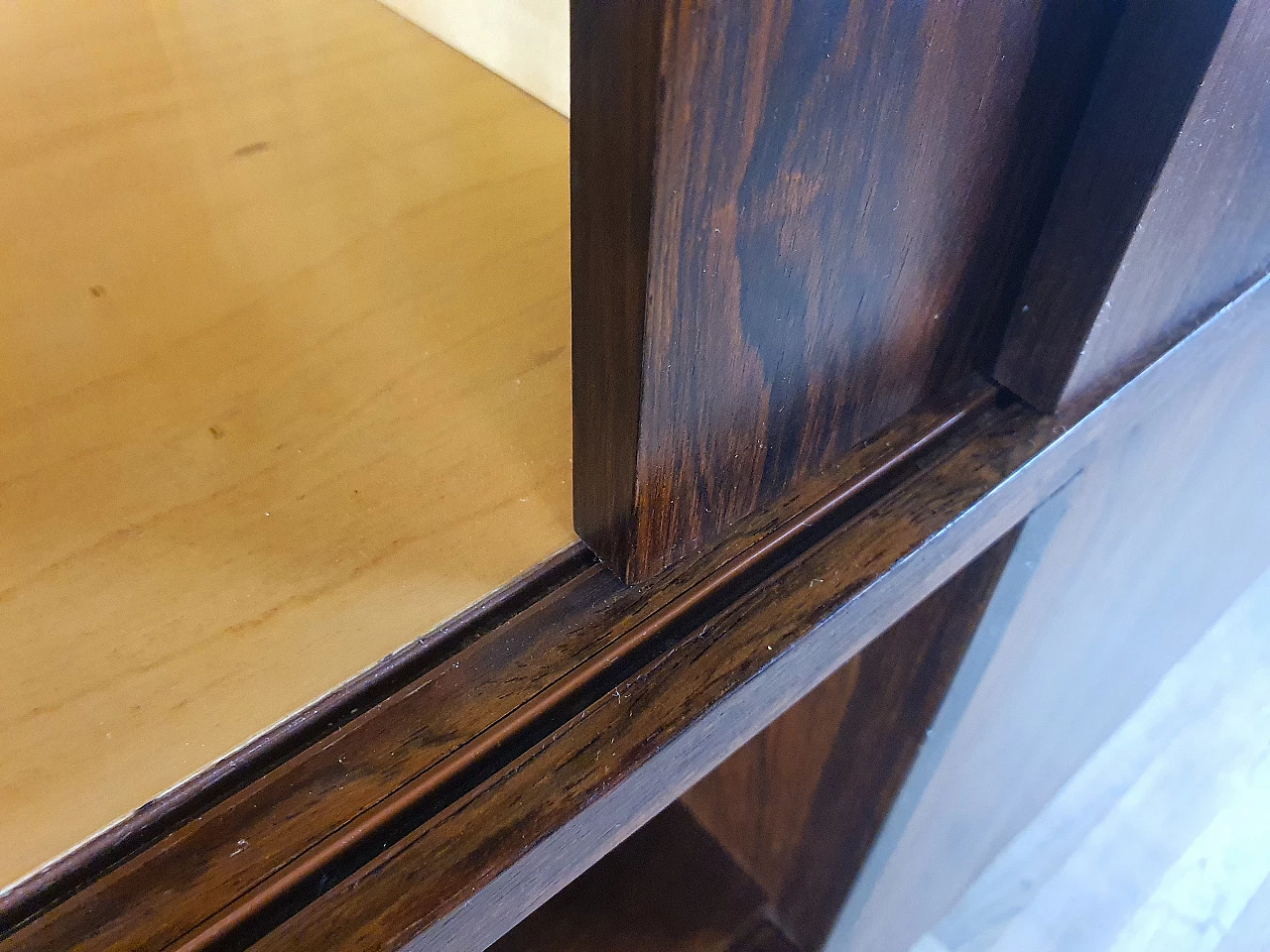 Credenza in palissandro stile scandinavo con ante scorrevoli di IMA Mobili, anni '70 14