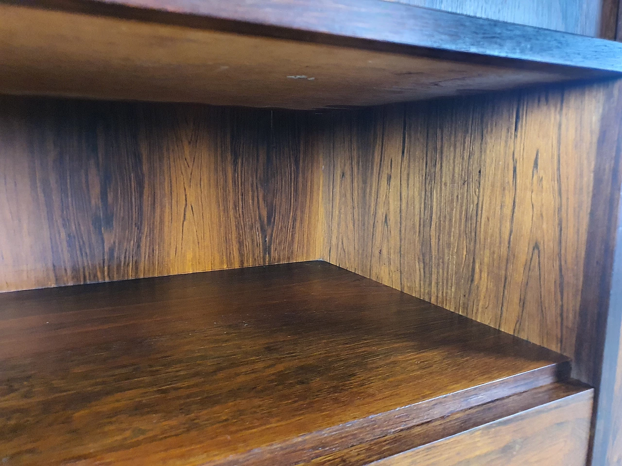 Credenza in palissandro stile scandinavo con ante scorrevoli di IMA Mobili, anni '70 19