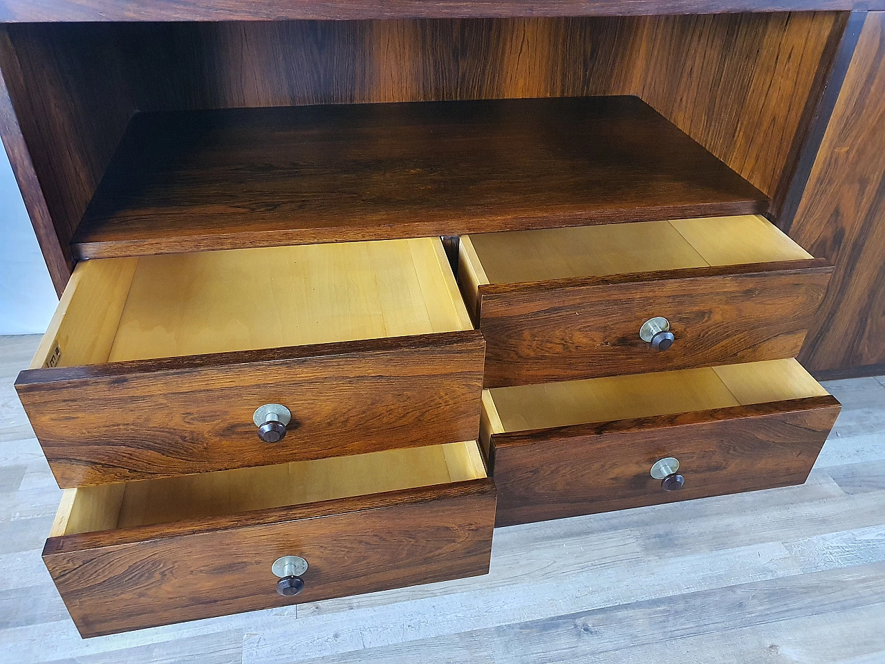 Credenza in palissandro stile scandinavo con ante scorrevoli di IMA Mobili, anni '70 24