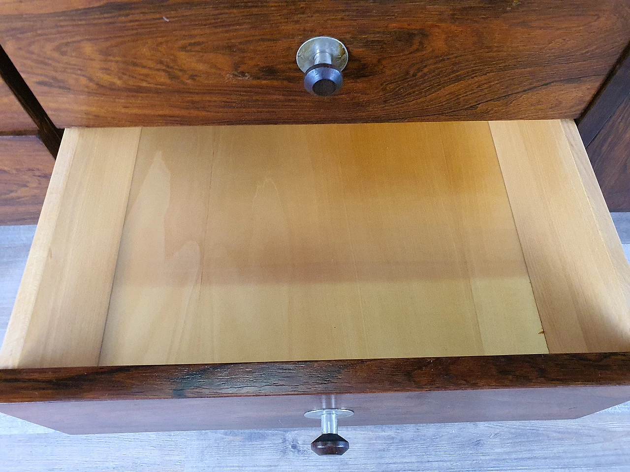 Credenza in palissandro stile scandinavo con ante scorrevoli di IMA Mobili, anni '70 29