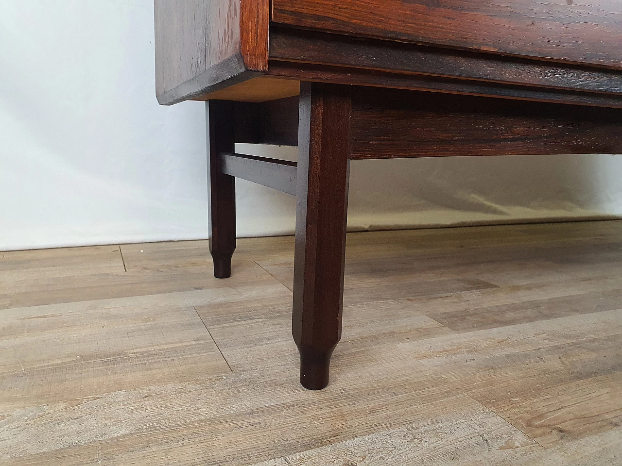 Credenza in palissandro stile scandinavo con ante scorrevoli di IMA Mobili, anni '70 39