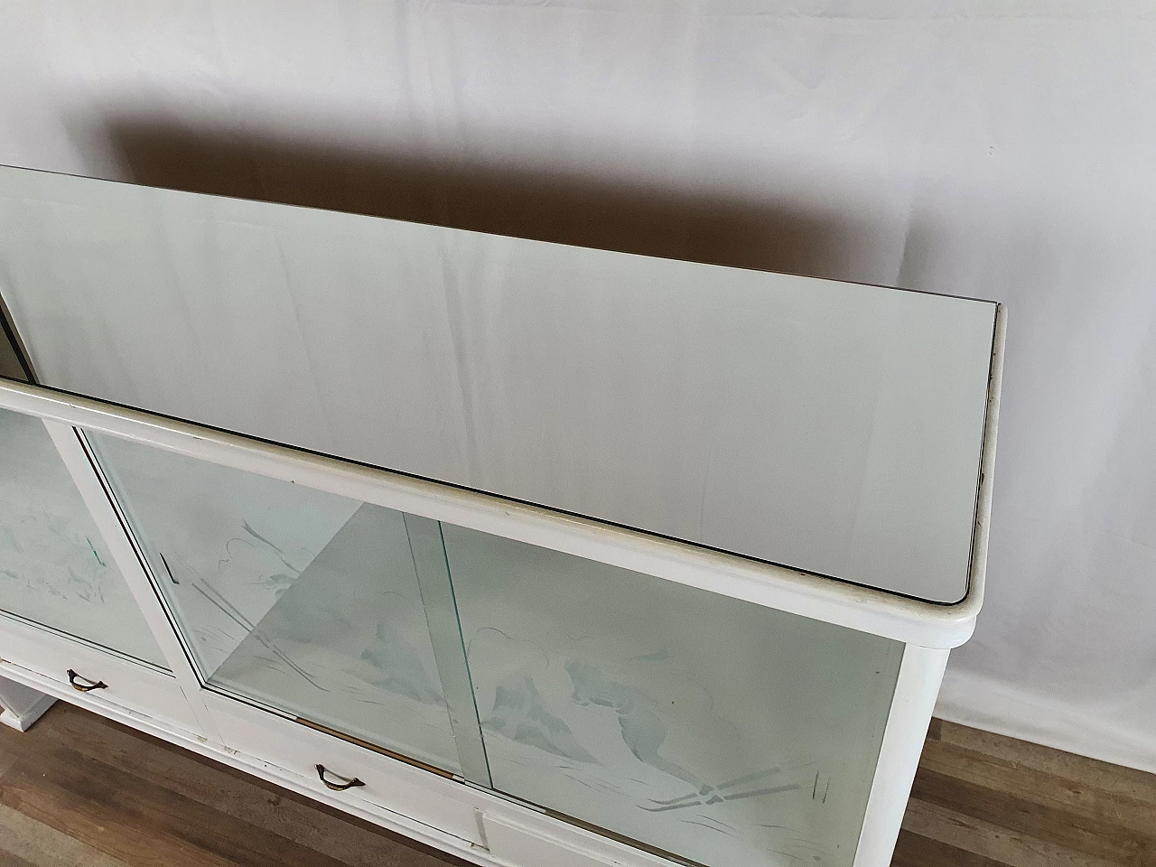 Credenza Shabby Chic in legno laccato bianco con piano specchiato, anni '20 4