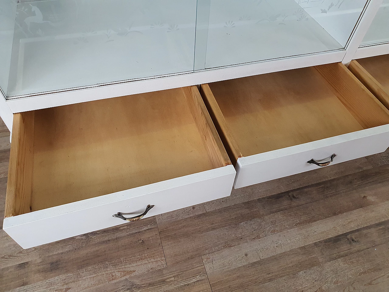 Credenza Shabby Chic in legno laccato bianco con piano specchiato, anni '20 27