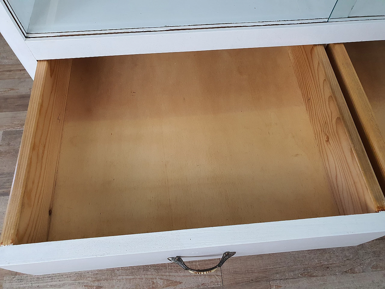 Credenza Shabby Chic in legno laccato bianco con piano specchiato, anni '20 28