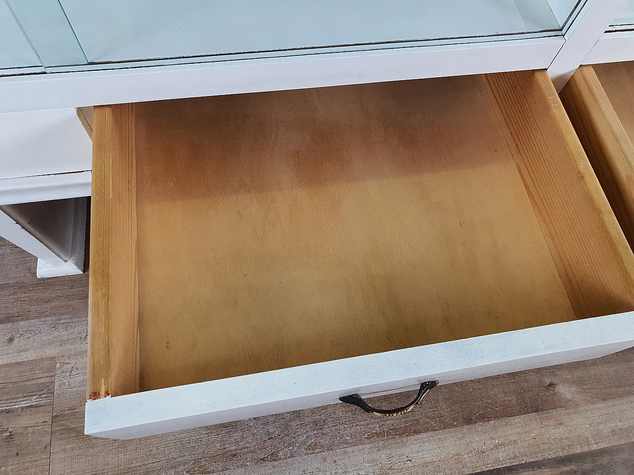 Credenza Shabby Chic in legno laccato bianco con piano specchiato, anni '20 29