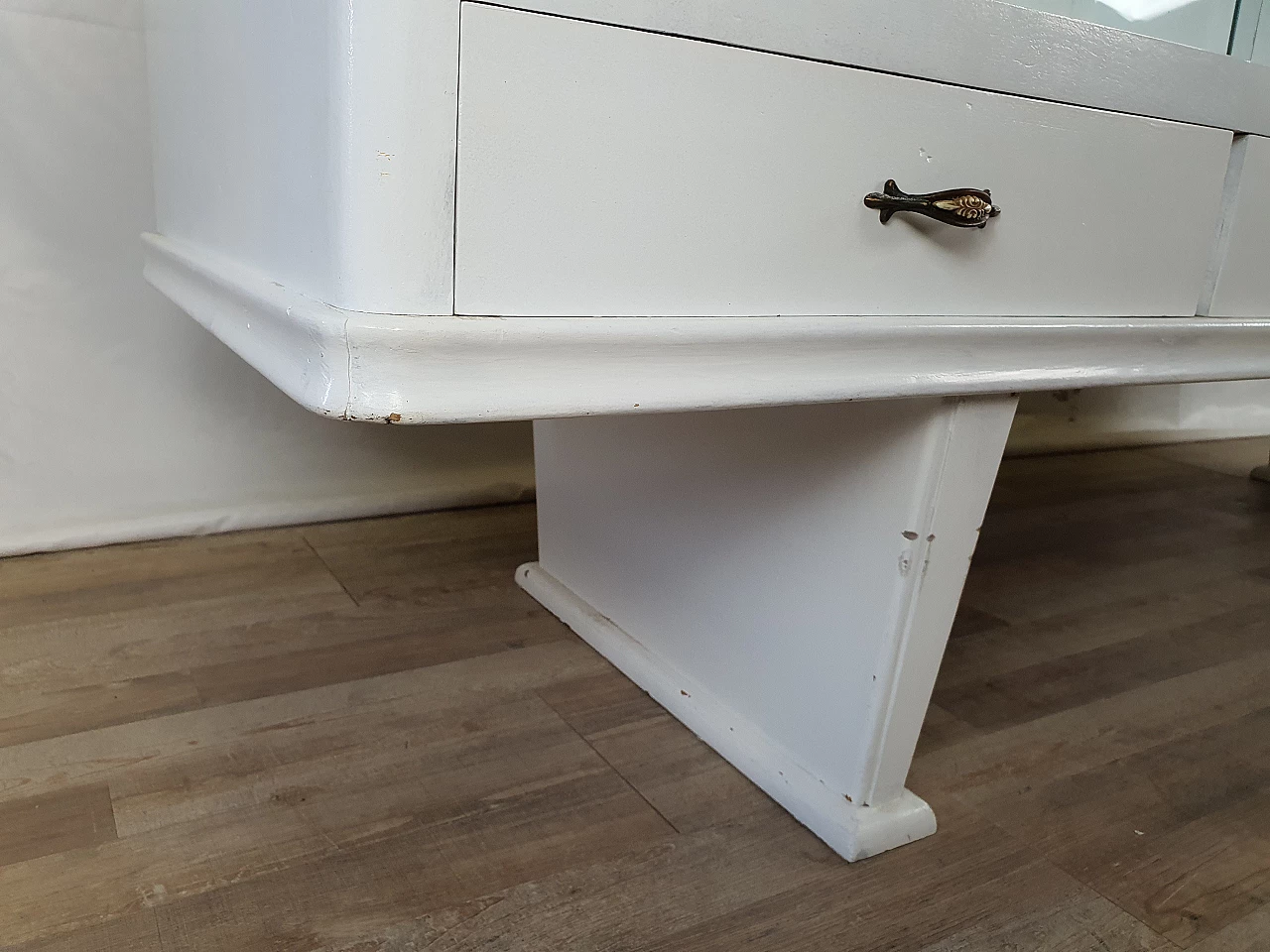 Credenza Shabby Chic in legno laccato bianco con piano specchiato, anni '20 35