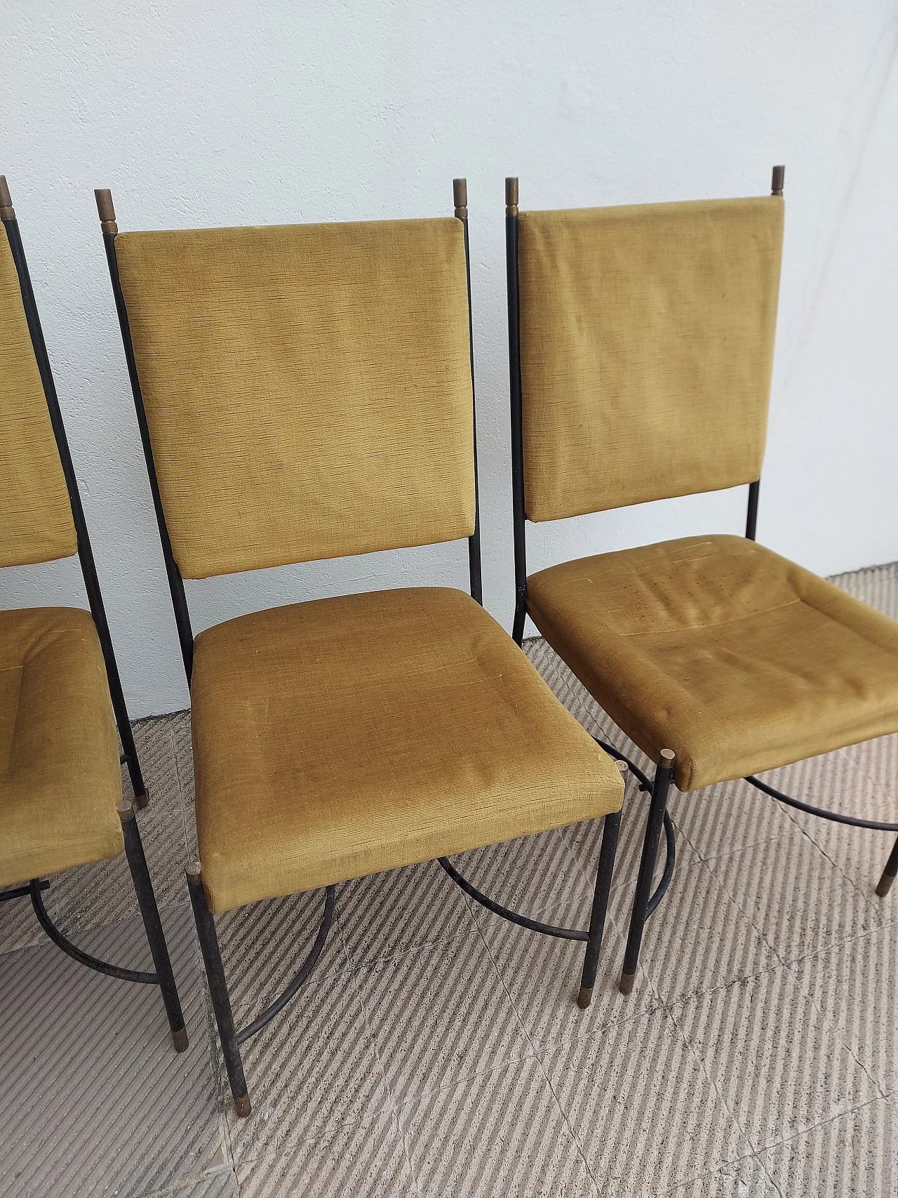 4 Iron, brass and velvet chairs attributed to Luigi Caccia Dominioni, 1950s 5