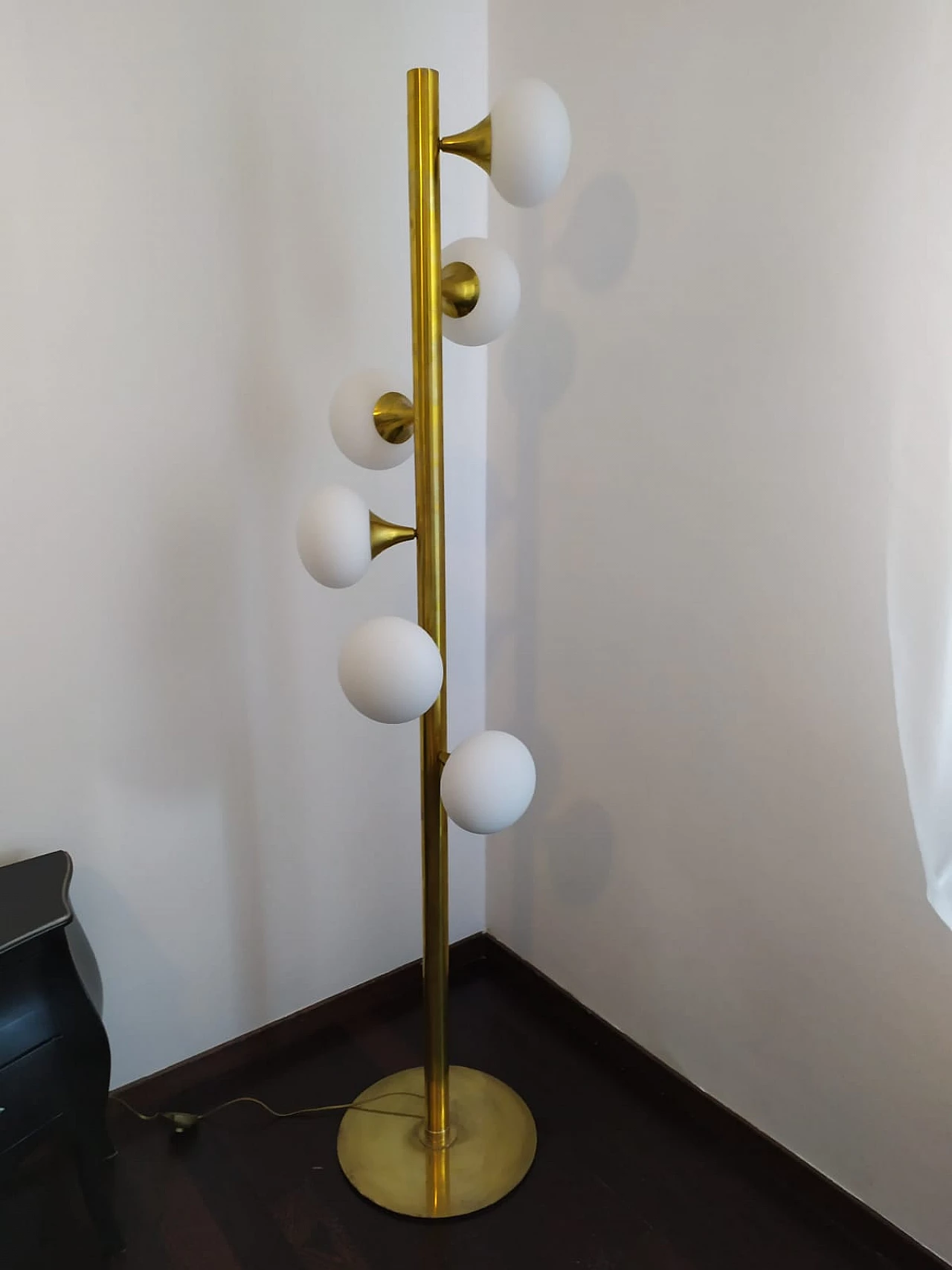 Brass floor lamp with spiral glass oval shades, 1970s 2