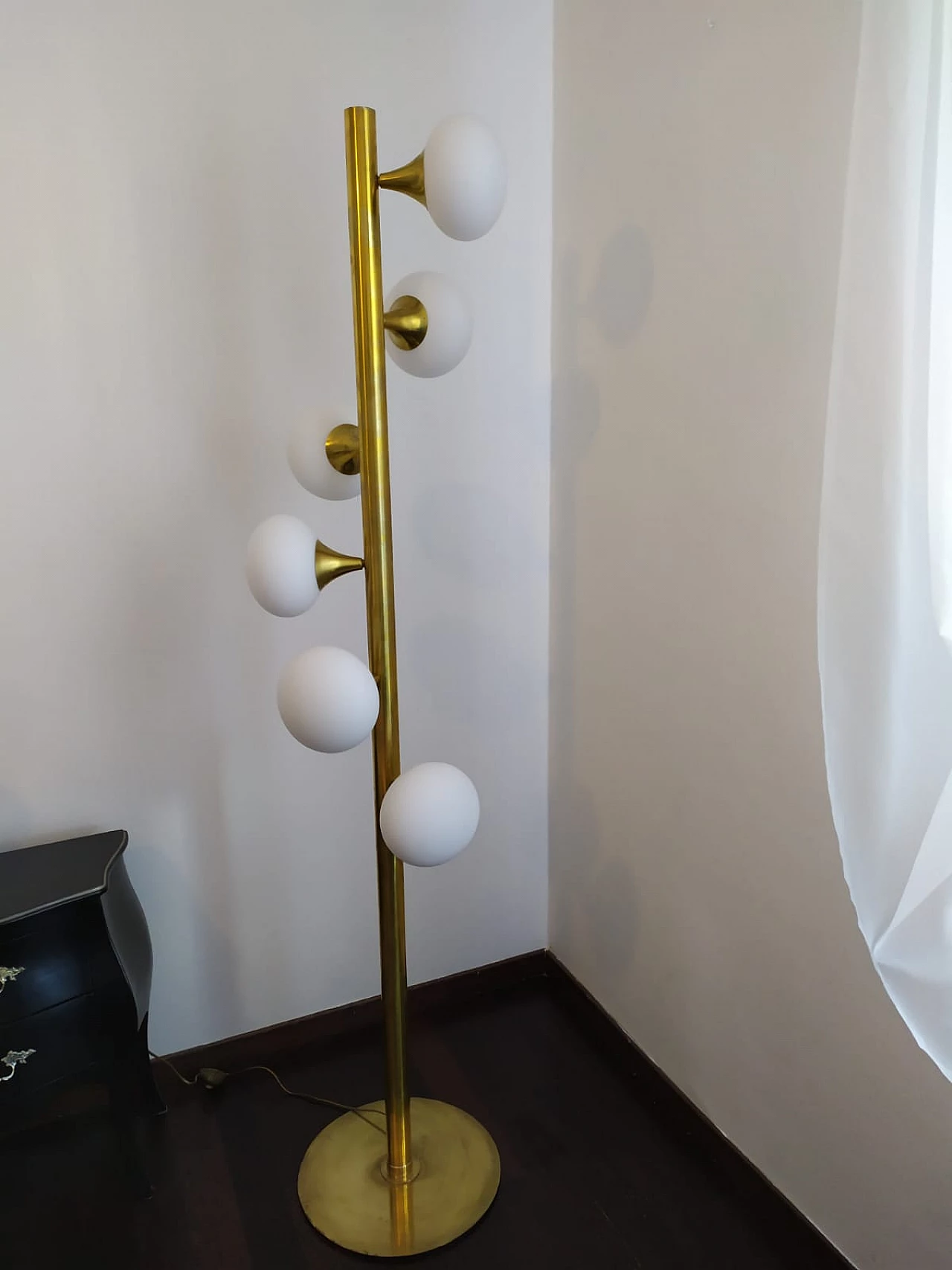 Brass floor lamp with spiral glass oval shades, 1970s 5