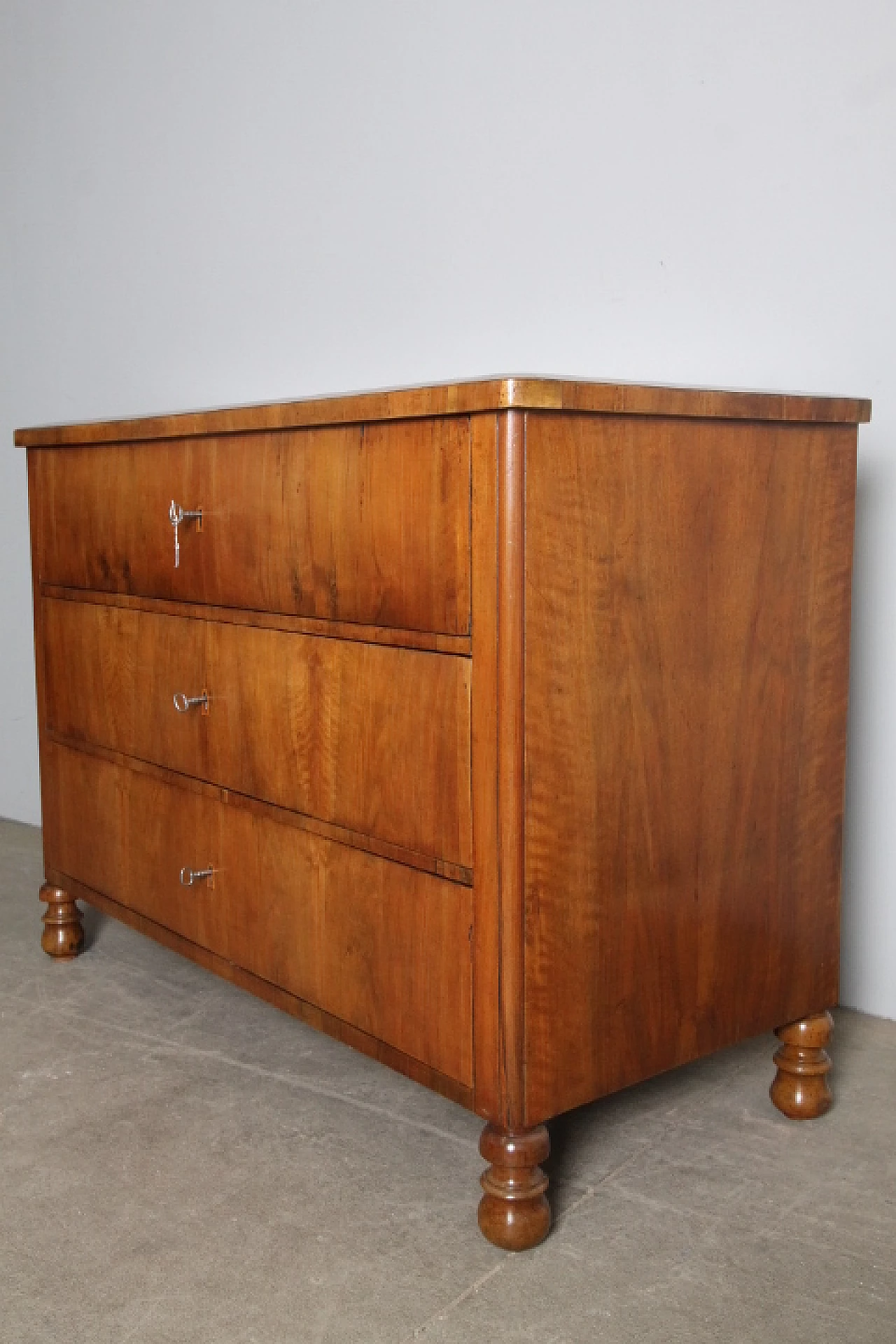 Direttorio walnut panelled dresser with three drawers, early 19th century 4