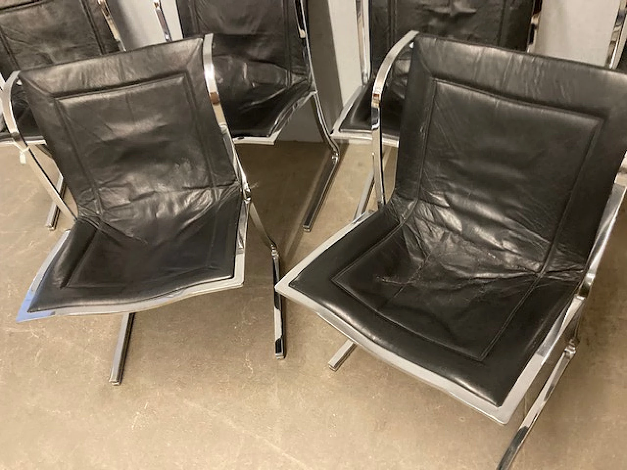 6 Chromed metal and leather chairs by Fumagalli, 1970s 7