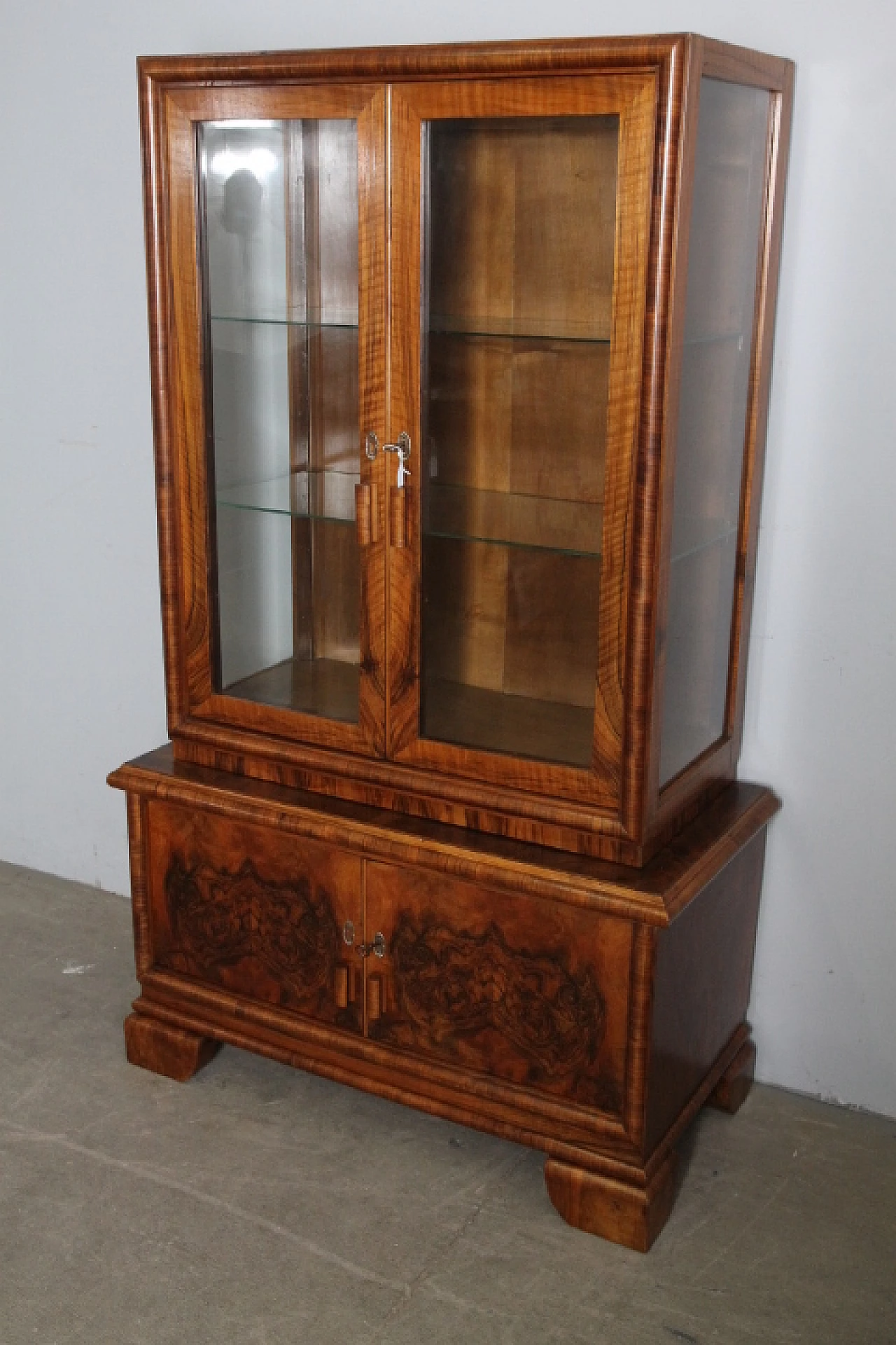Art Deco walnut and briar-root glass cabinet, 1940s 1