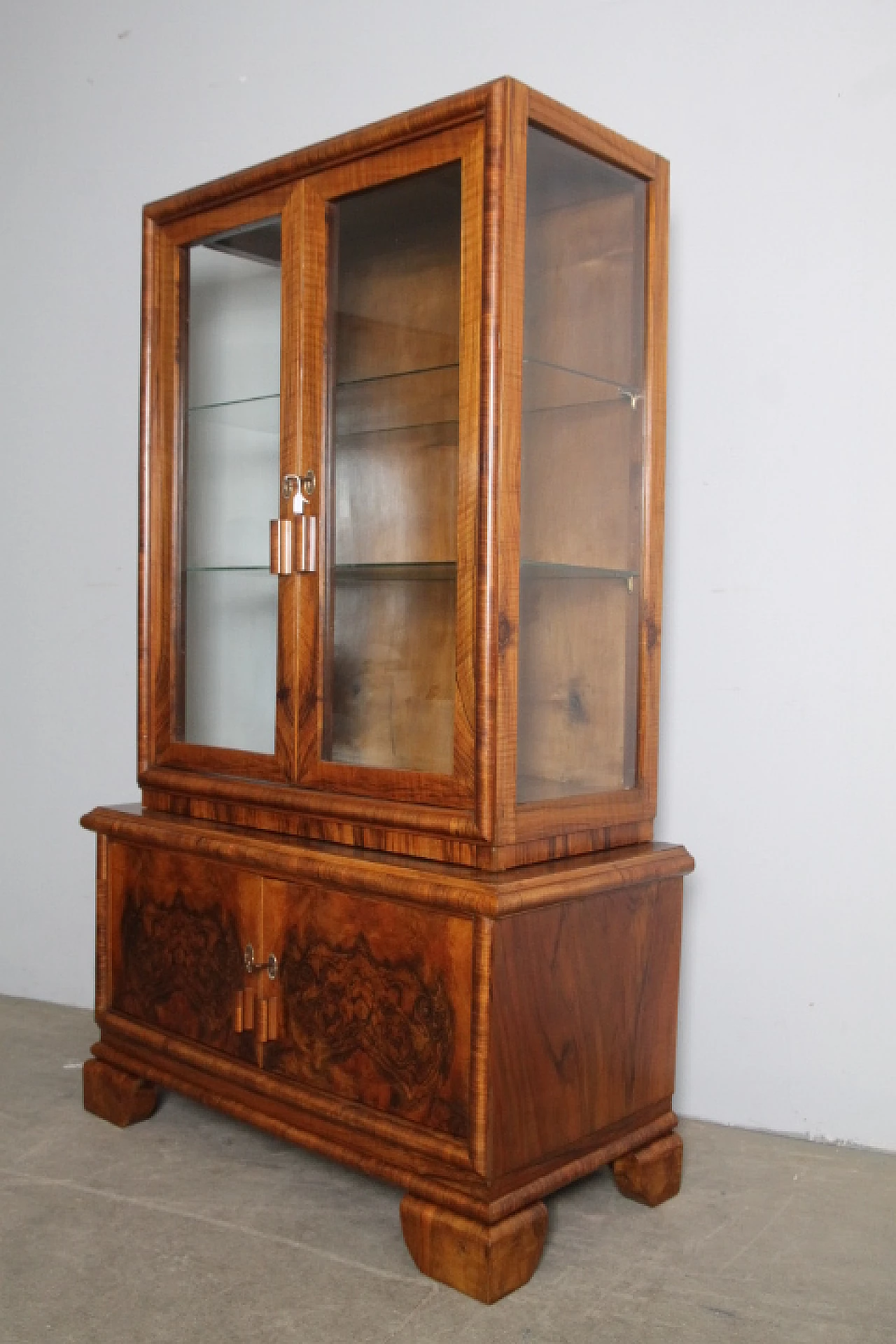 Art Deco walnut and briar-root glass cabinet, 1940s 4