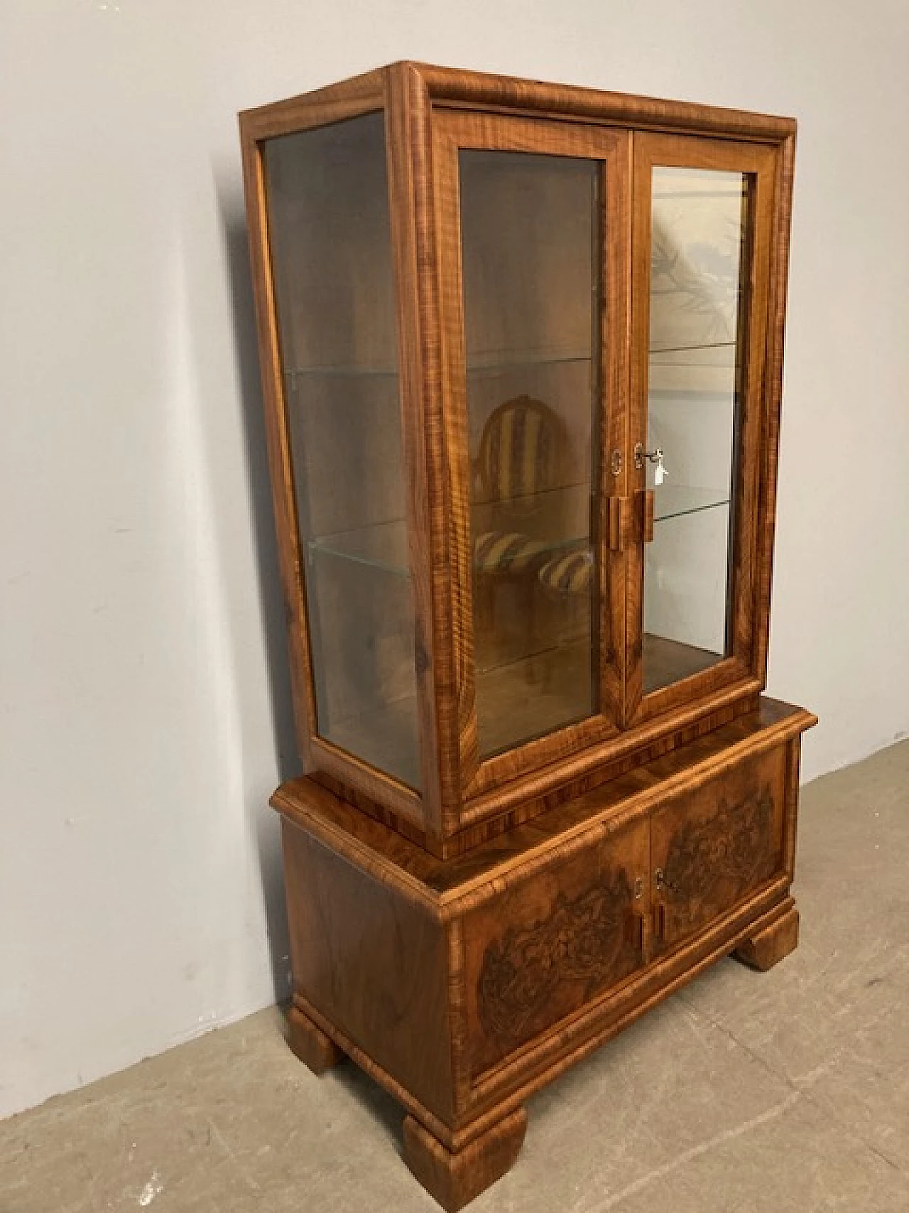 Art Deco walnut and briar-root glass cabinet, 1940s 9