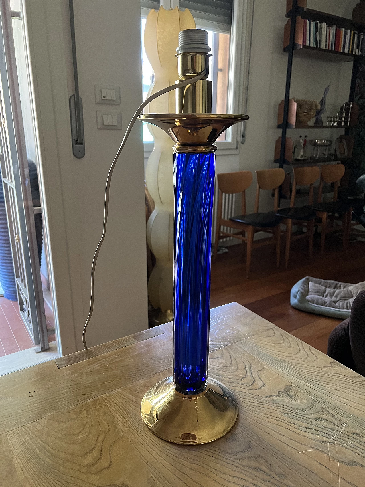 Blue glass and gilded metal table lamp, 1970s 8