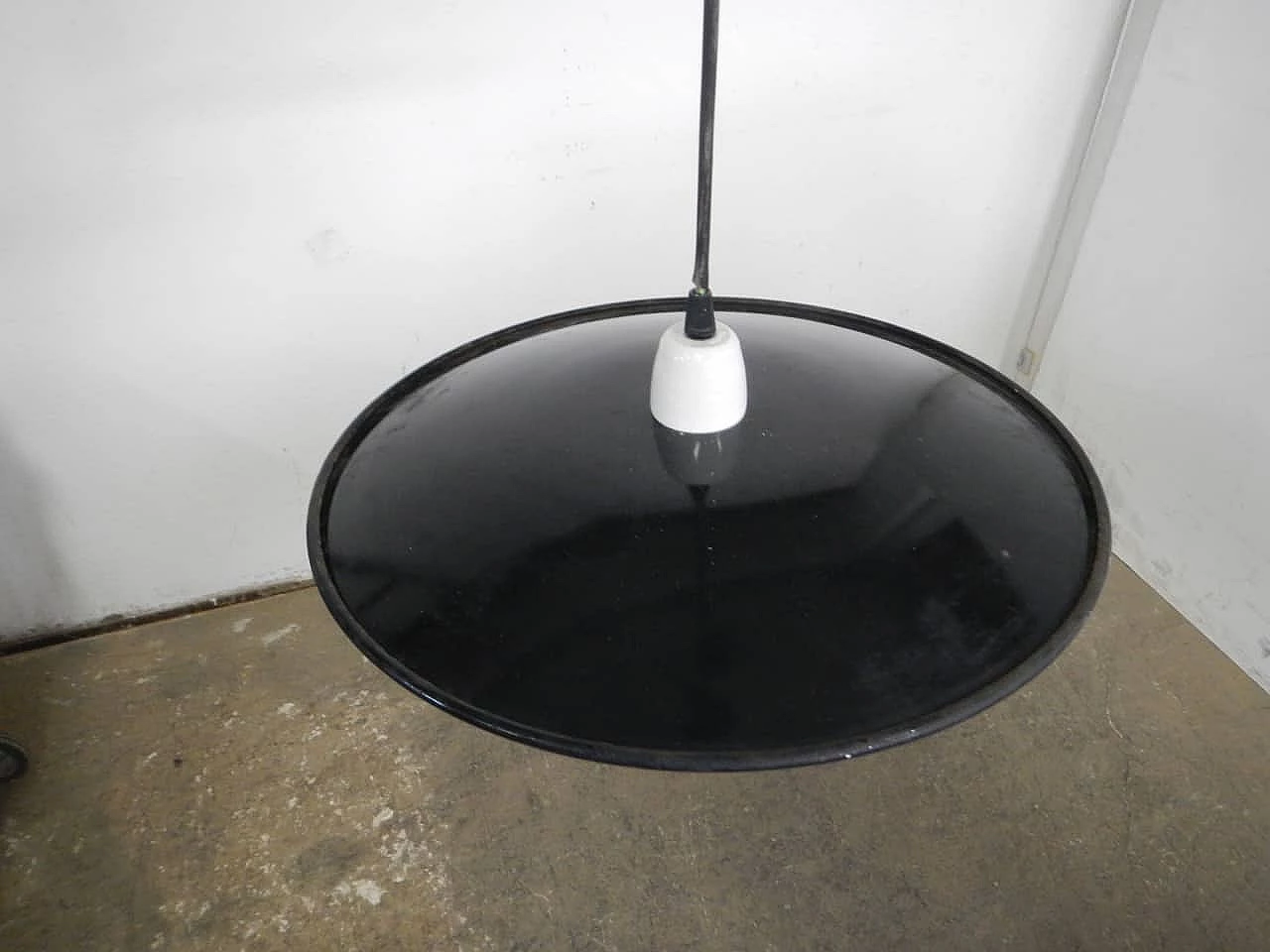 Lampadario a piatto in metallo  e ceramica, anni '60 3