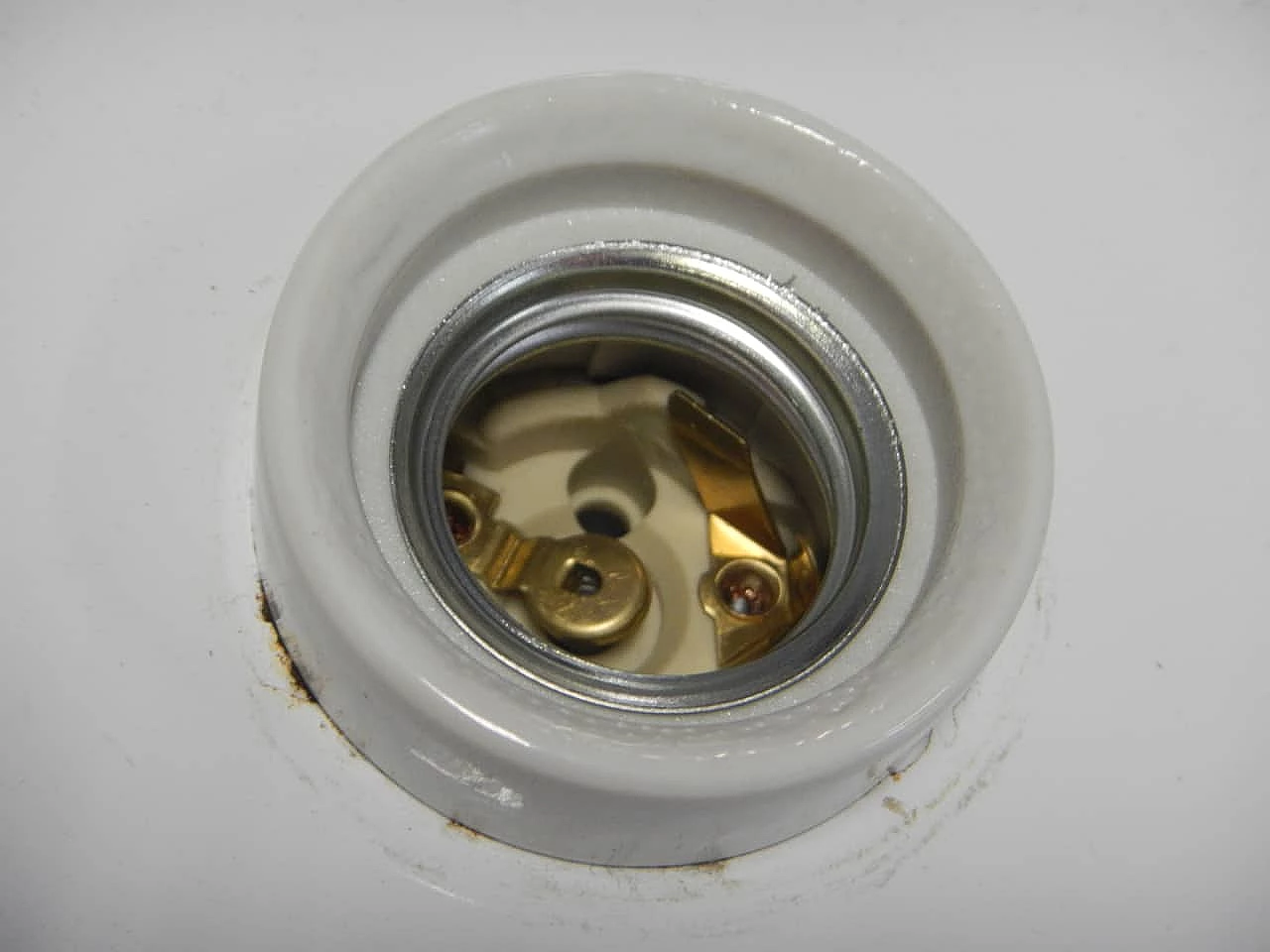 Lampadario a piatto in metallo  e ceramica, anni '60 5