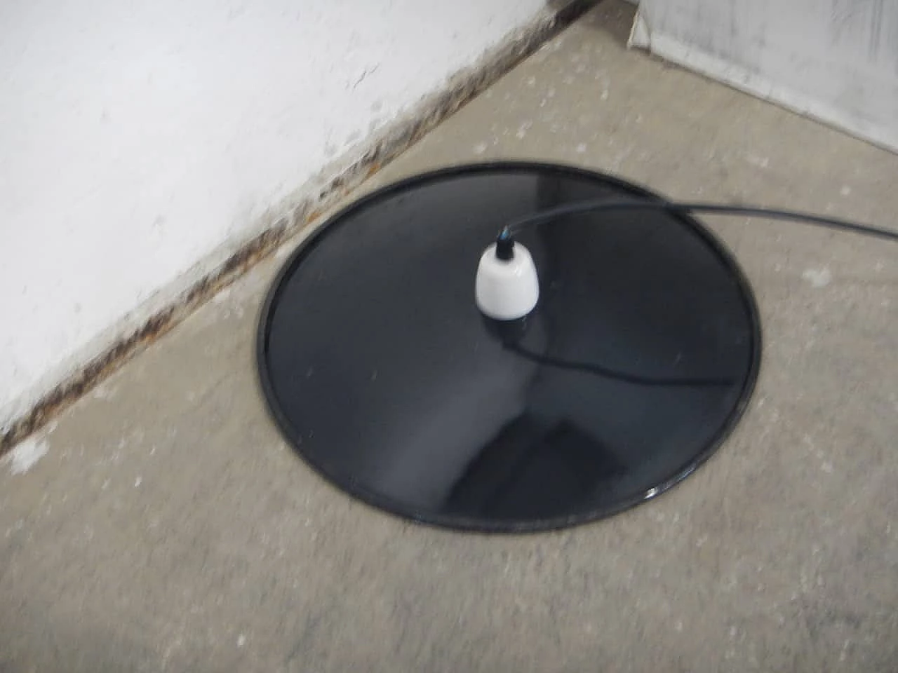 Lampadario a piatto in metallo  e ceramica, anni '60 7