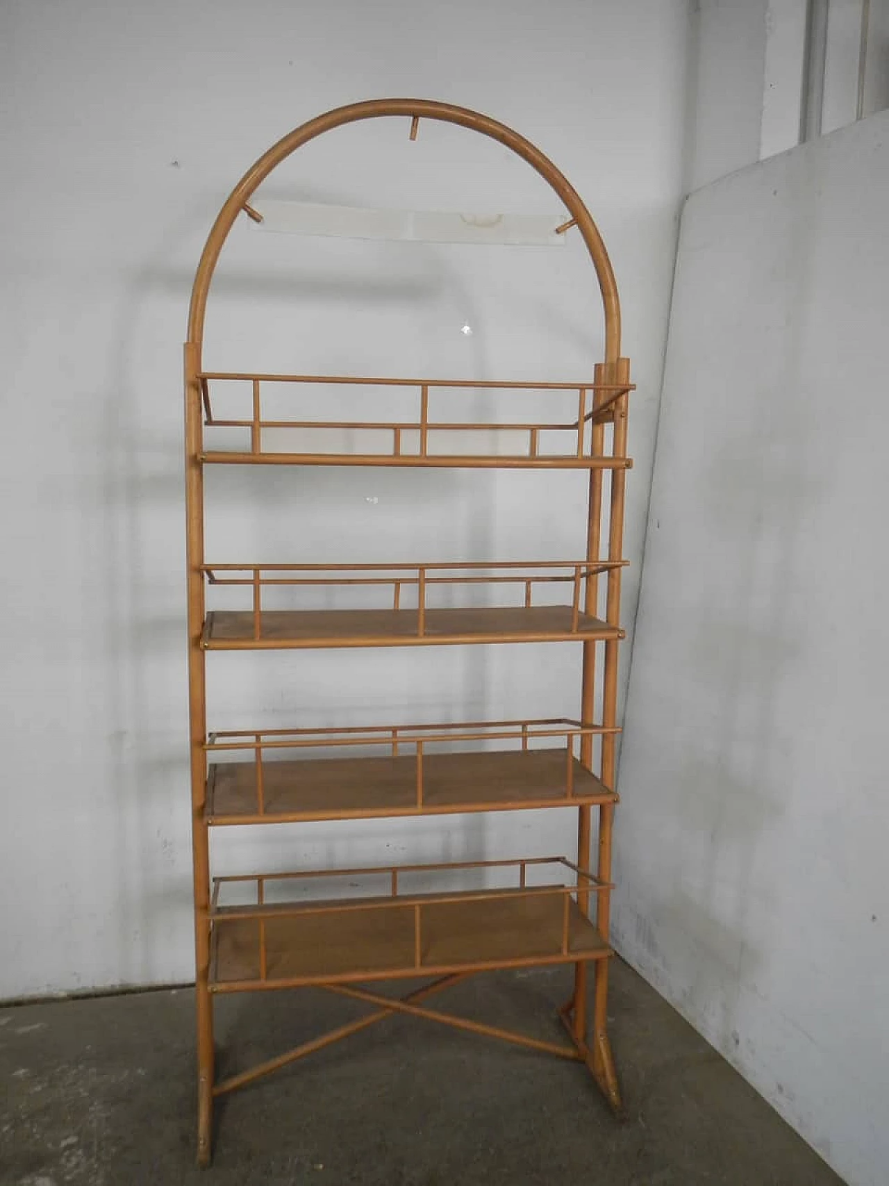 Bakery display stand made of bamboo and faesite, 1970s 12