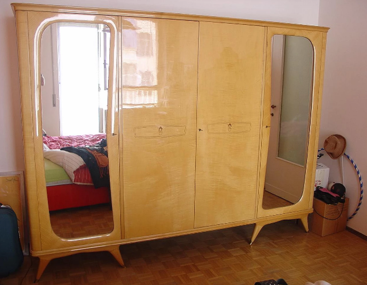 Maple wardrobe with mirrors by Osvaldo Borsani, 1950s 4