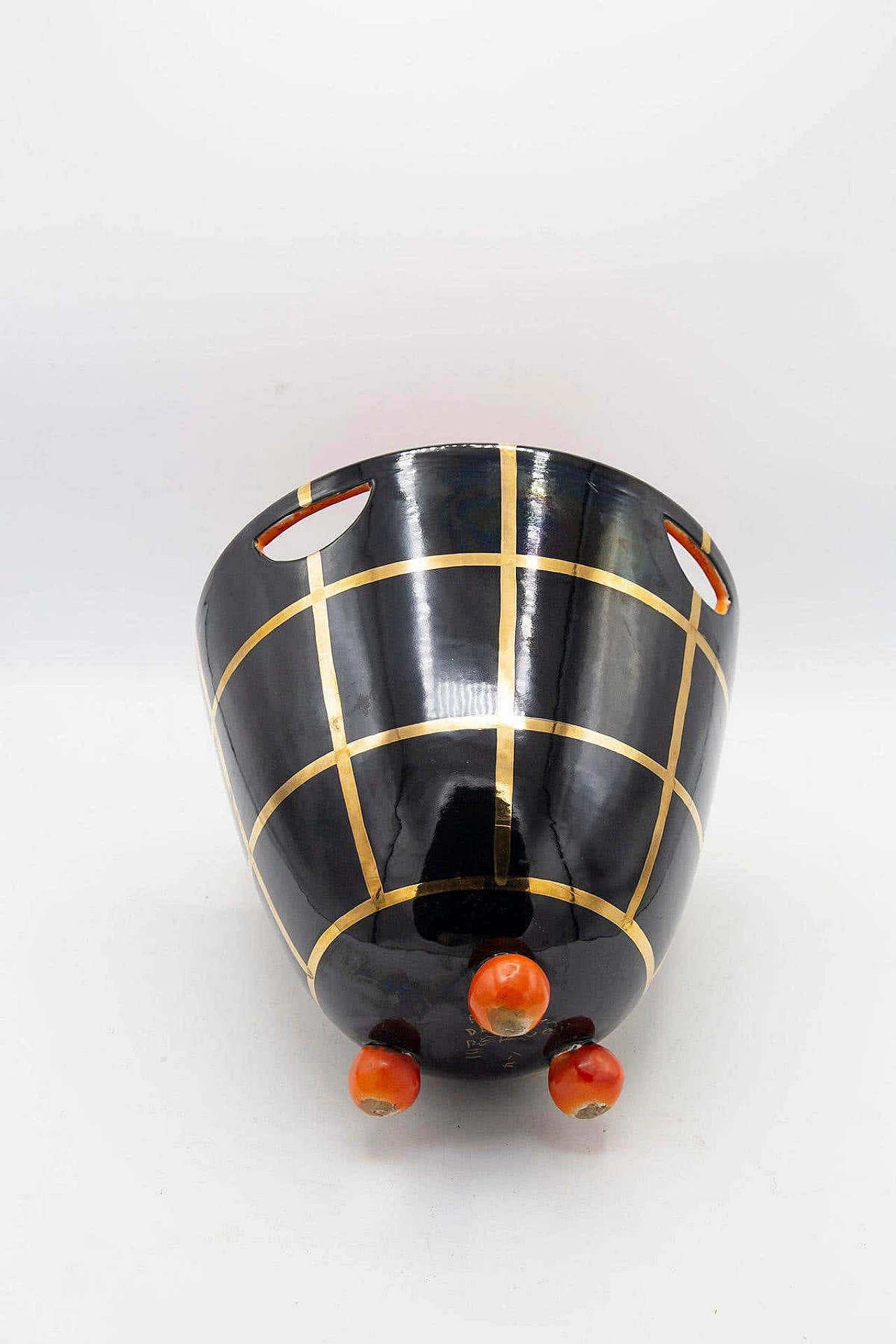 Vaso in ceramica di Deruta con tre piedi sferici, anni '70 6