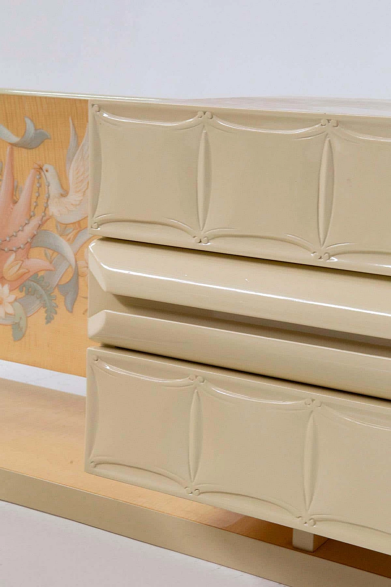 Cassettiera in legno intarsiato e vetro di Giovanni Gariboldi, anni '50 5