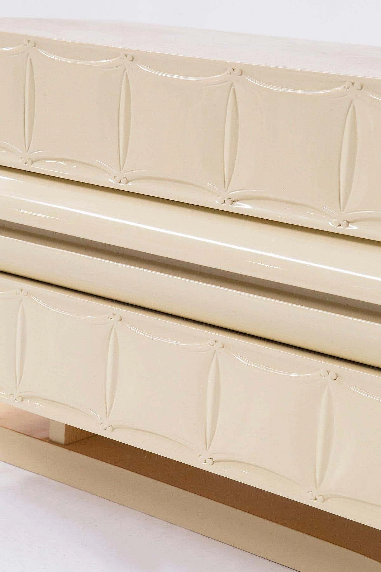 Cassettiera in legno intarsiato e vetro di Giovanni Gariboldi, anni '50 8