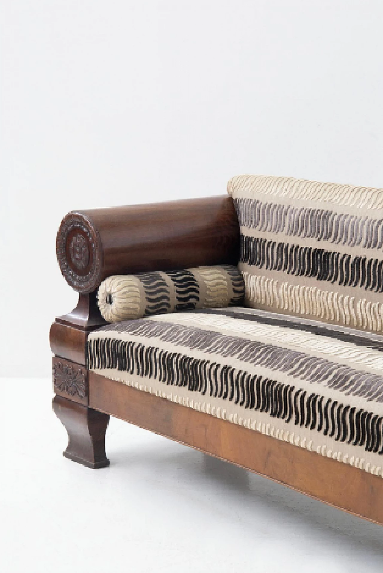 Biedermeier style carved wood and velvet sofa, early 20th century 4