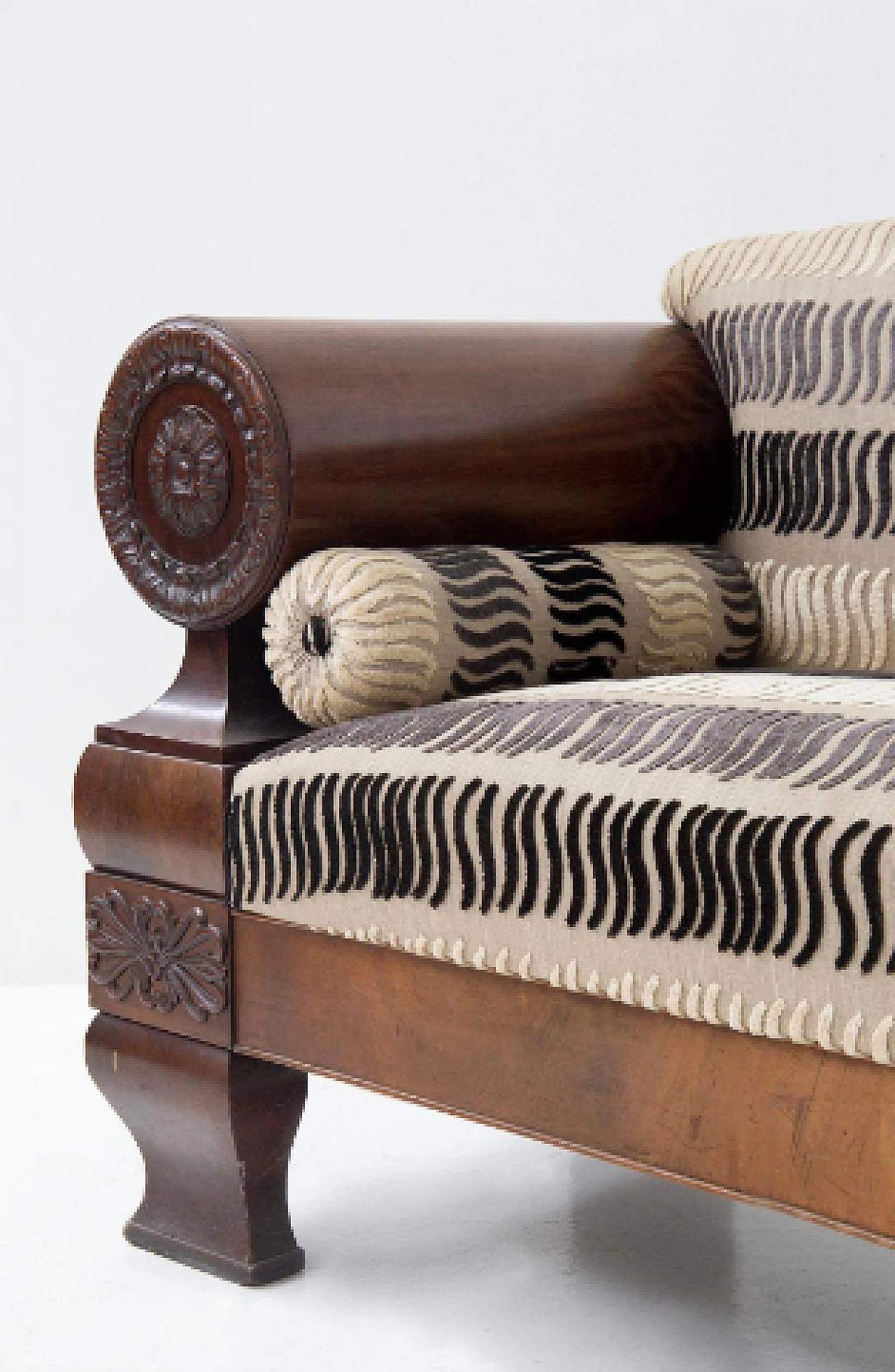 Biedermeier style carved wood and velvet sofa, early 20th century 8