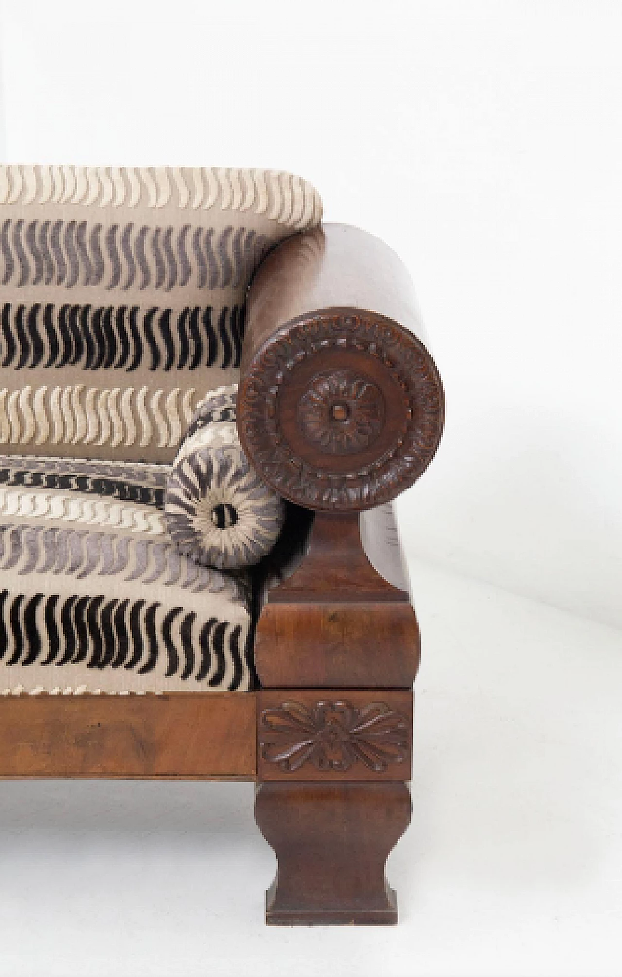 Biedermeier style carved wood and velvet sofa, early 20th century 10