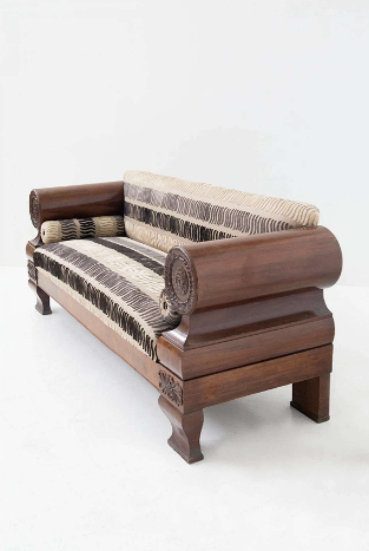 Biedermeier style carved wood and velvet sofa, early 20th century 11