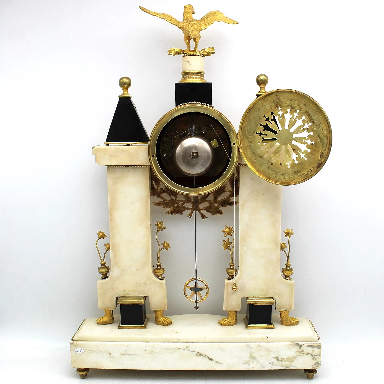 Louis XVI bronze and marble table pendulum clock, late 18th century 5