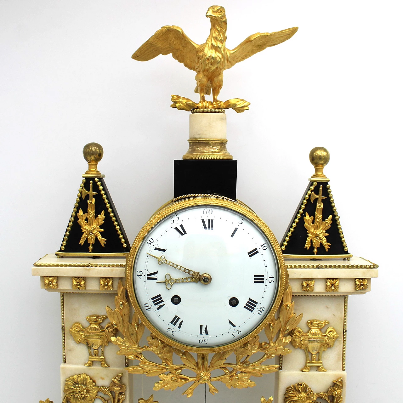Orologio a pendolo da tavolo Luigi XVI in bronzo e marmo, fine '700 7