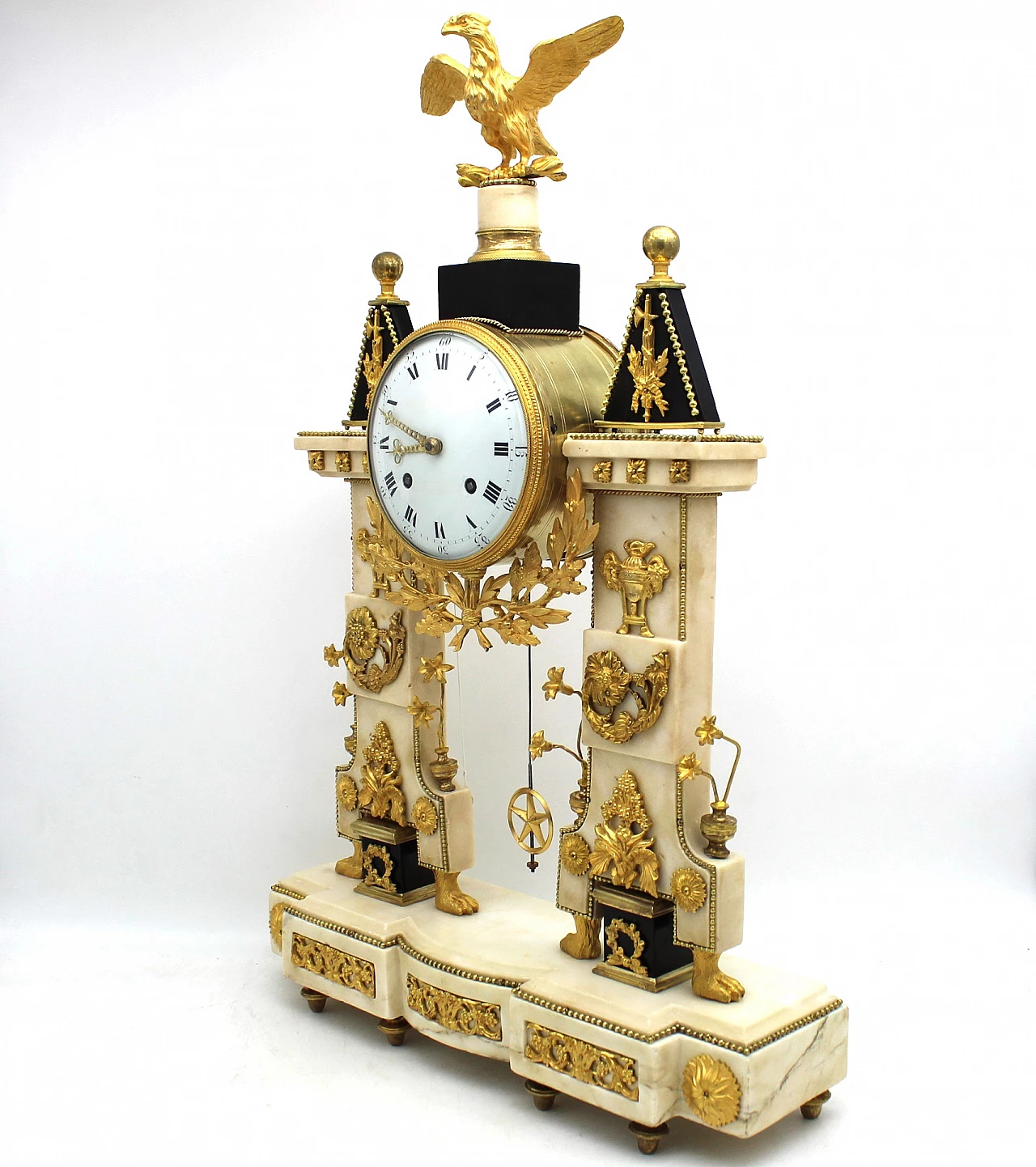 Louis XVI bronze and marble table pendulum clock, late 18th century 8