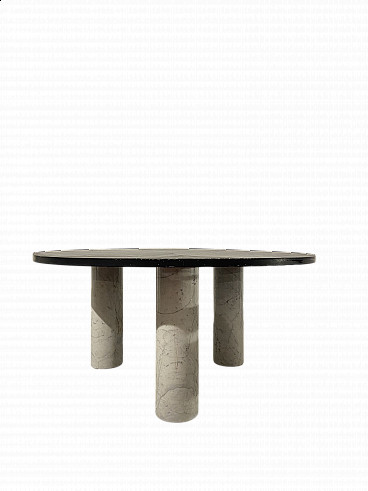Tavolo rotondo con base in marmo bianco di Carrara e piano in ardesia, anni '70