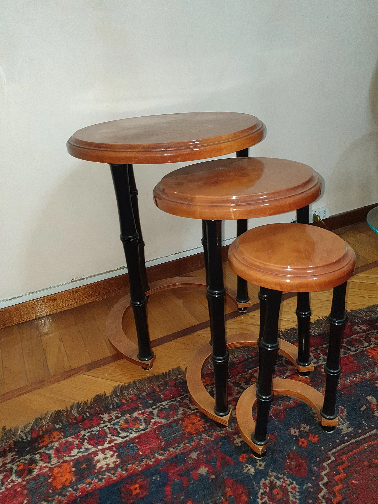 3 Wood nesting tables with ebonized bamboo-effect legs 3